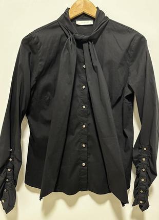 Черная рубашка с завязками