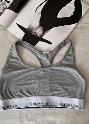 Calvin klein крутий сірий топ