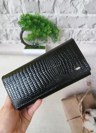 Жіночий шкіряний гаманець