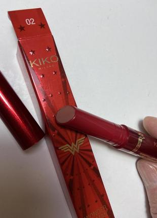 Помада-карандаш kiko milano wonder woman power shine explosion lip stylo 02