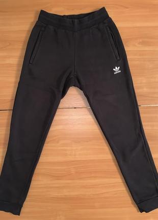Спортивні штани adidas adicolor essentials trefoil – оригінальні