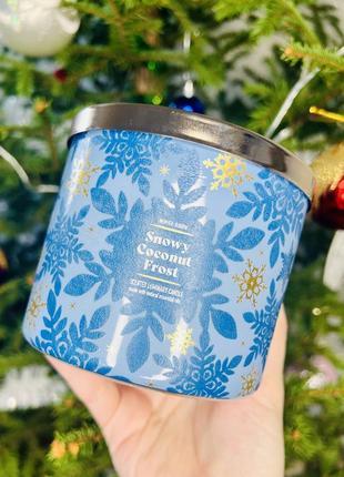 Свічка на 3 гноти snowy coconut frost від bath&amp;body works