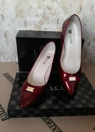 Туфлі жіночі червоні2 фото