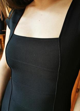 Бандажное  чёрное платье мини8 фото