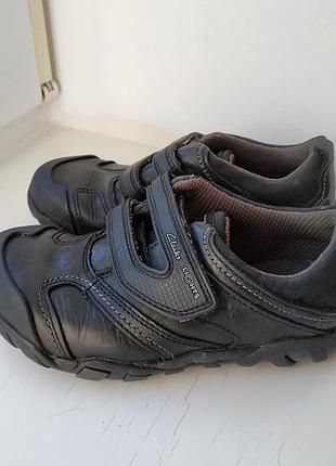 Кожаные туфли на мальчика clarks 9f 27р. 17.5 см.