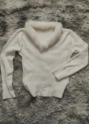 Светр жіночий