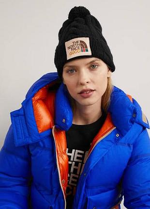142248620 A close up look at Penelope Disicks gold Gucci shoes the north face gucci 699