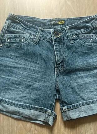 Джинсовые шорты