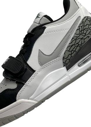 Женские кроссовки nike air jordan legasy 312 low white black gray4 фото