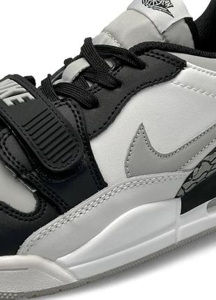 Женские кроссовки nike air jordan legasy 312 low white black gray3 фото