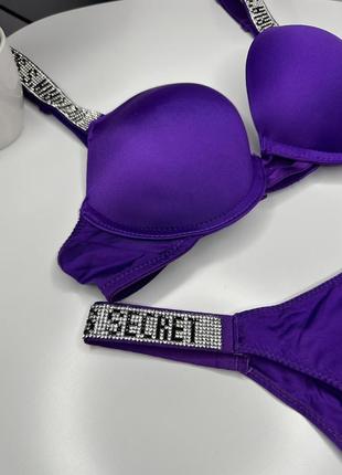 Комплект жіночої білизни victoria's secret з push-up темно-фіолетовий зі стразами4 фото