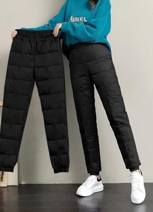 Стеганые брюки плащевка на силикон 150 на флисе спортивные дутик дути брючины зимние непродувные теплые объемный оверсайз1 фото