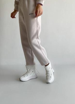 Белые зимние дутики на меху