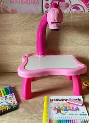 Дитячий стіл проєктор для малювання зі світлодіодною підсвіткою рожевий2 фото
