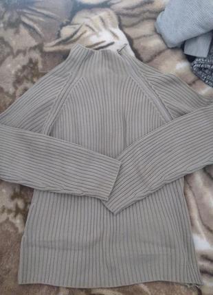 Светр в рубчик