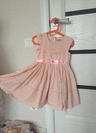 Рожева нарядна сукня з вишивкою на 110 см