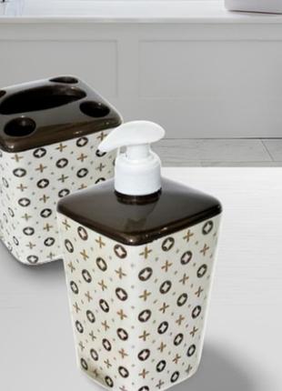 Декорований набір у ванну дозатор для мила та підставка для щіток