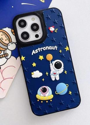 Cartoon astronaut pattern phone case 14 pro max