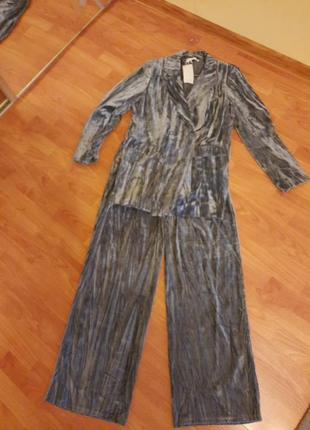 Велюровый костюм reserved