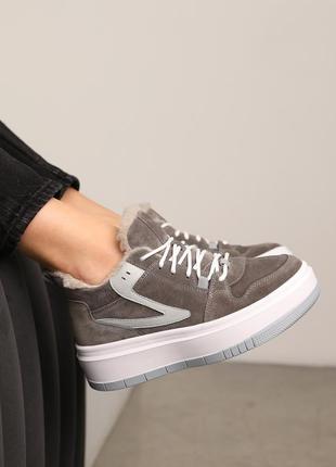 Кроссовки замшевые с мехом серые2 фото