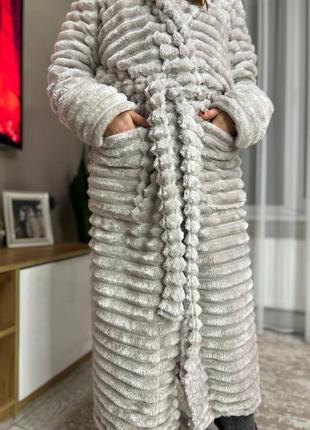 Длинный махровый халат с капюшоном1 фото