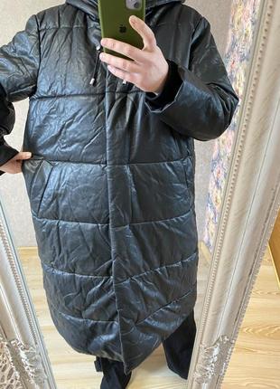 Новая зимняя шикарная длинная куртка пальто из эко кожи с капюшоном 54-56 р8 фото