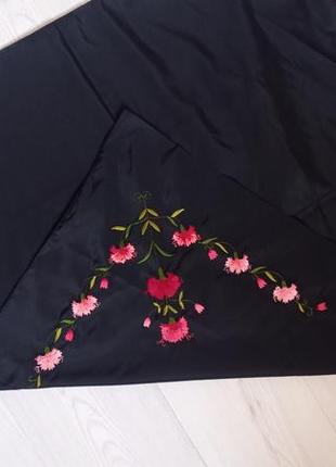 Міні  скатертина плащівка з вишивкою  квіти.9 фото