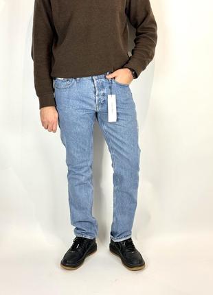 Calvin klein джинси з щільного деніму у вареному, блакитному кольорі