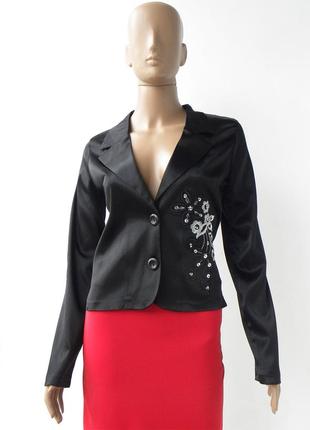 Легкий черный пиджак без подкладки с интересной аппликацией 42 размер (36 евроразмер).