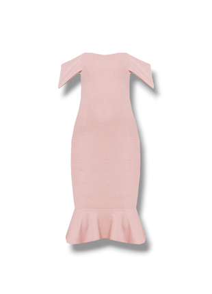 Сукня міді пильно-рожевого кольору з воланом та глибоким вирізом