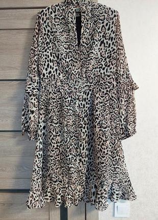 Платье с рюшами от sosandar со сплошным леопардовым принтом(размер 12)9 фото
