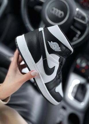 Кроссовки jordan 1 retro high patent black white