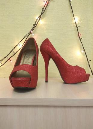 Туфли красные с блестящим напылением.4 фото