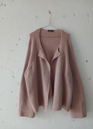 С шерстью волшебник кардиган мясистый