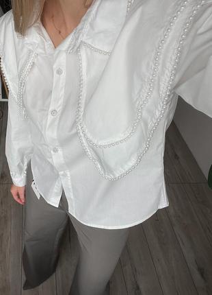 Блуза с объемным воротником и бусинами4 фото