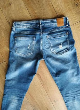 Стильные джинсы с дырками zara2 фото