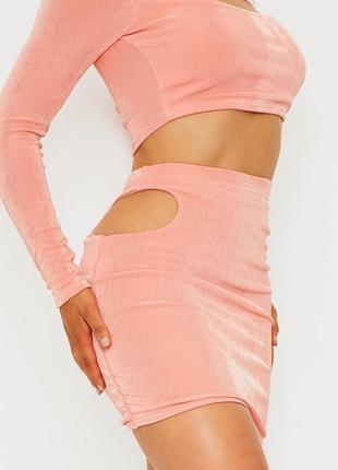 Розовая мини юбка с вырезом от prettylittlething1 фото
