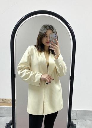 Пиджак бренда prettylittlething