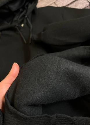 Стильное теплое мужское худи lacoste черного цвета