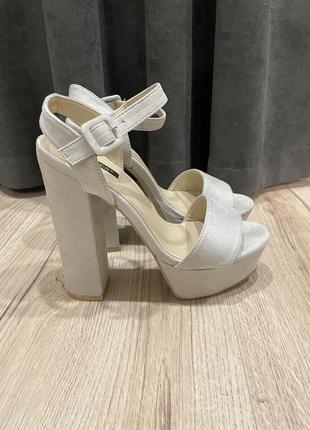 Босоніжки vices