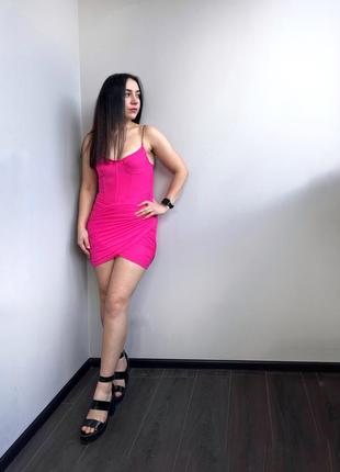 Платье со вставными косточками