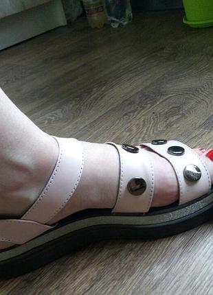 Босоножки женские