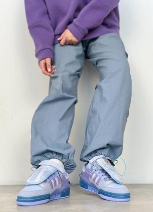 Шикарные женские кроссовки adidas forum low x bad bunny light blue premium сиреневые с голубым3 фото