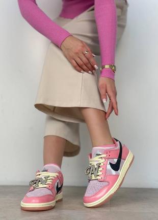Гарні жіночі кросівки nike sb dunk low lx barbie pink premium рожеві з бузковим8 фото
