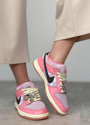 Гарні жіночі кросівки nike sb dunk low lx barbie pink premium рожеві з бузковим6 фото