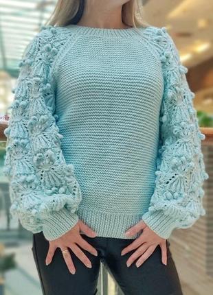 Женский вязаный свитер ручной работы с объемным рукавом