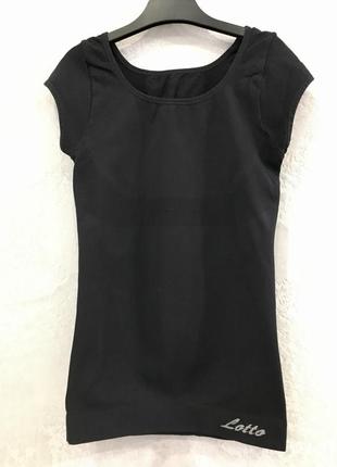 Спортивна футболка