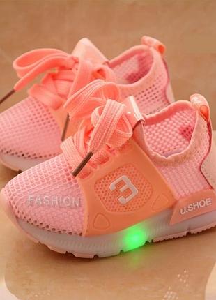 Очень красивые, лёгкие кросовки на девочку с подсветкой