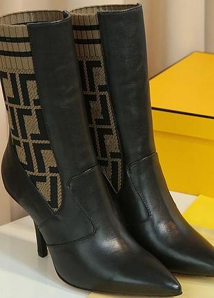 Мягостить fendi с эластичными вставками