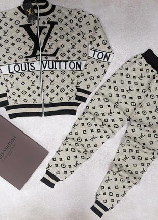 Жіночий костюм beige vuitton